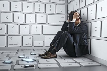 آسیب‌های خودنمایی در فضای مجازی و بلاگری صرف برای دیده شدن