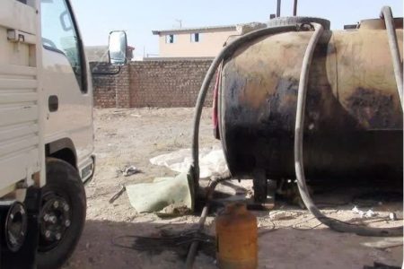 کشف محل انباشت هزاران لیتر سوخت قاچاق در «بندر چیروئیه» هرمزگان