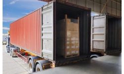 کشف دستگاه صنعتی ۱۳۰ میلیارد ریالی قاچاق در هرمزگان هنگام خروج از گمرک