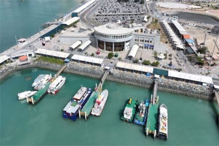 بنادر مسافری هرمزگان تعطیل شد