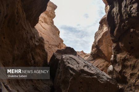 گرفتاری ۶ گردشگر در سیلاب تنگه شوتاریکو پارسیان