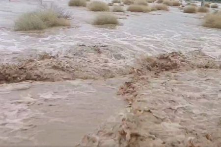 مسیر روستای سیل‌زده مهرگی مسدود شد