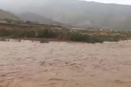 سیلاب صبحگاهی پس از بارندگی شدید روستای شهرو حومه بندرعباس