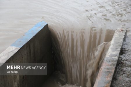 مردم از تردد غیرضروری هنگام بارندگی خودداری کنند