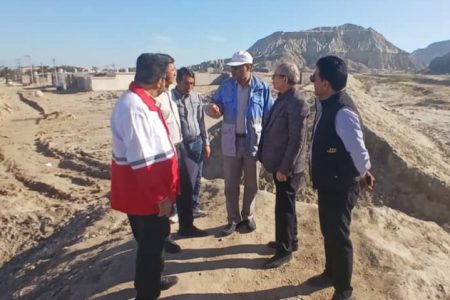 بازدید مدیرکل مدیریت بحران استانداری هرمزگان از نقاط پرخطر روستای طولا