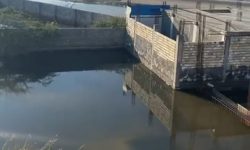 برخی محلات جاسک همچنان در بحران سیل هستند