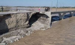 جاده دوراهی تیاب در میناب مسدود شد