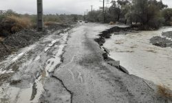 مسدود شدن محور اصلی بخش بیکاه در مسیر دهگلکن به کهنشوئیه