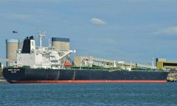 توقیف نفتکش خارجی حامل ۴ میلیون لیتر سوخت قاچاق در آب‌های خلیج فارس