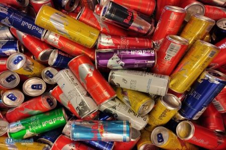 کشف نوشابه های انرژی زا قاچاق در بندرلنگه