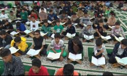 حضور پرشور مردم و نوجوانان در آیین معنوی اعتکاف رودان