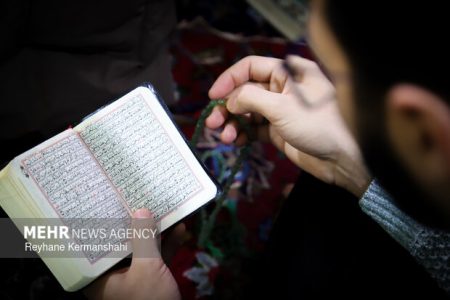 اعتکاف دانش آموزی در هشتبندی هرمزگان