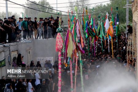 علم‌گردانی در میناب؛ آئینی کهن با قدمتی ۴۰۰ ساله