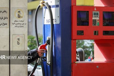 توقیف ۸ خودروی متخلف در بازدید سرزده فرماندار از جایگاه‌های سوخت سیریک