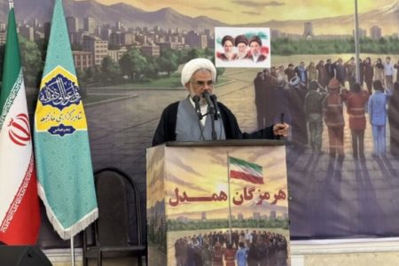 اولویت همه جریان‌های سیاسی منافع ملی باشد