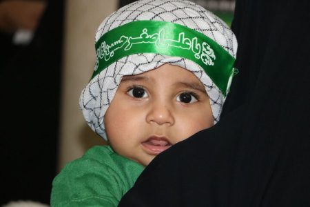 همایش شیرخوارگان حسینی در میناب به یاد شهدای مدرسه شجره طیبه