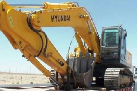 بیل مکانیکی ۳۰۰ میلیارد ریالی قاچاق در هرمزگان توقیف شد