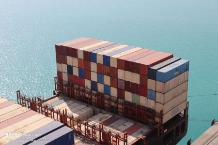 ترخیص بیش از ۱.۸ میلیون تن کالا و ۱۷هزار خودرو از بنادر هرمزگان