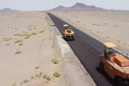 آغاز عملیات آسفالت مسیر روستای رزوییه رودان با دستور استاندار هرمزگان