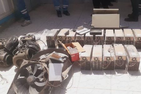کشف ۹ دستگاه ماینر غیرمجاز در یک واحد مسکونی بندرلنگه