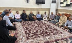 استاندار هرمزگان با خانواده سه شهید حمله آمریکا در خمیر دیدار کرد