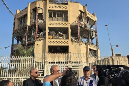 بازدید معاون اجرایی رئیس‌جمهور و وزیر نیرو از محله تپه الله اکبر