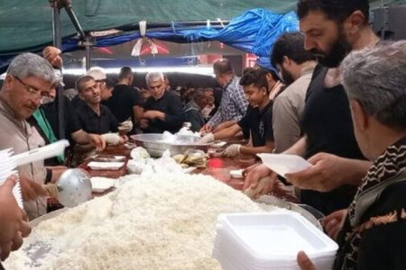 روزانه بیش از ۱۵۰۰ زائر اربعین در بندرخمیر پذیرایی می‌شوند