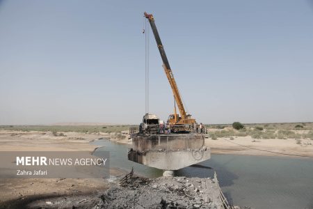 آخرین وضعیت بازسازی پل آسیب دیده گچین در محور بندرعباس