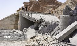 پنج تیر اصلی پل آسیب دیده گچین نصب شد