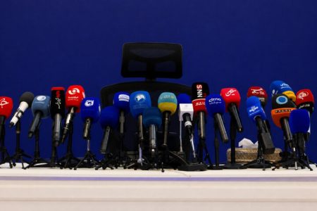 رسالت روشنگری؛ مجاهدت سنگین تبیین در عصر تاریکِ تحریف
