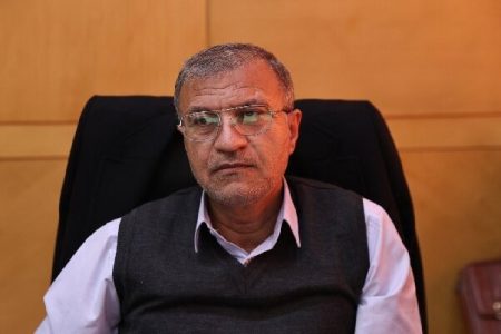 موضع‌گیری‌های خلاف انسجام بازی در زمین دشمن است