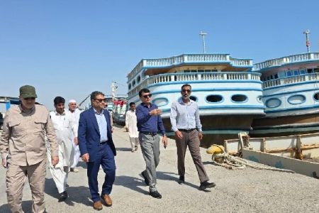 بندر گوگسر قابلیت تبدیل به دروازه تجارت هرمزگان با عمان را دارد
