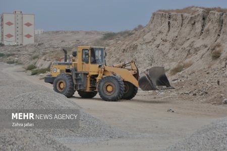 ساخت خانه برای ۱۳ خانواده آسیب‌دیده از جنگ در بندرعباس آغاز شد
