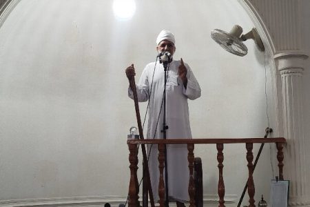 مسئولان خود را جای مردم بگذارند