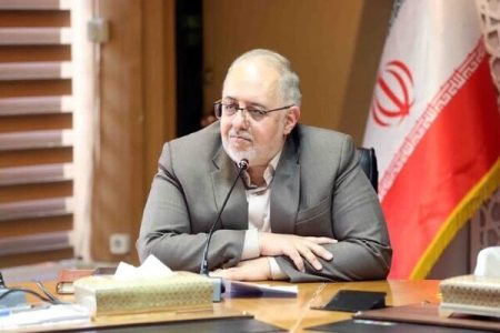 معلمان چراغ علم و تربیت را در شرایط مختلف روشن نگه می‌دارند