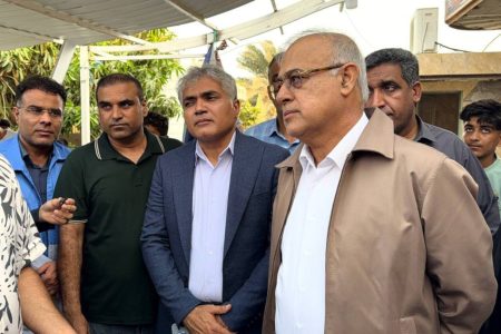 بازدید استاندار هرمزگان از محل حمله آمریکا به مراسم عروسی در کوهستک